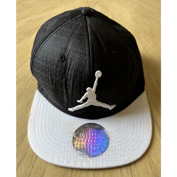 Nike Air Jordan HAT White Brim Jumpman Black Snapback Cap Small Youth 1990s Y2K - Picture 1 of 8